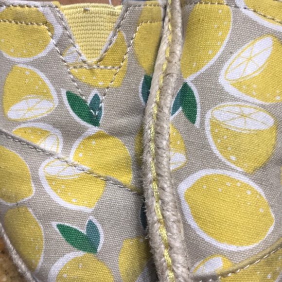 Lemon Toms🍋 - Picture 1 of 3